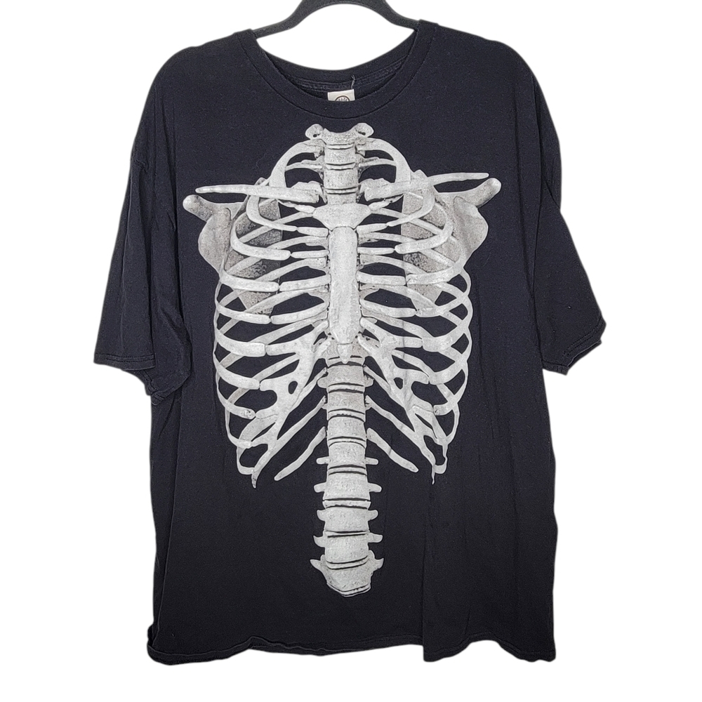 Vintage Skeleton Torso Delta Pro Weight Glow in Dark Graphic T-Shirt in Black
